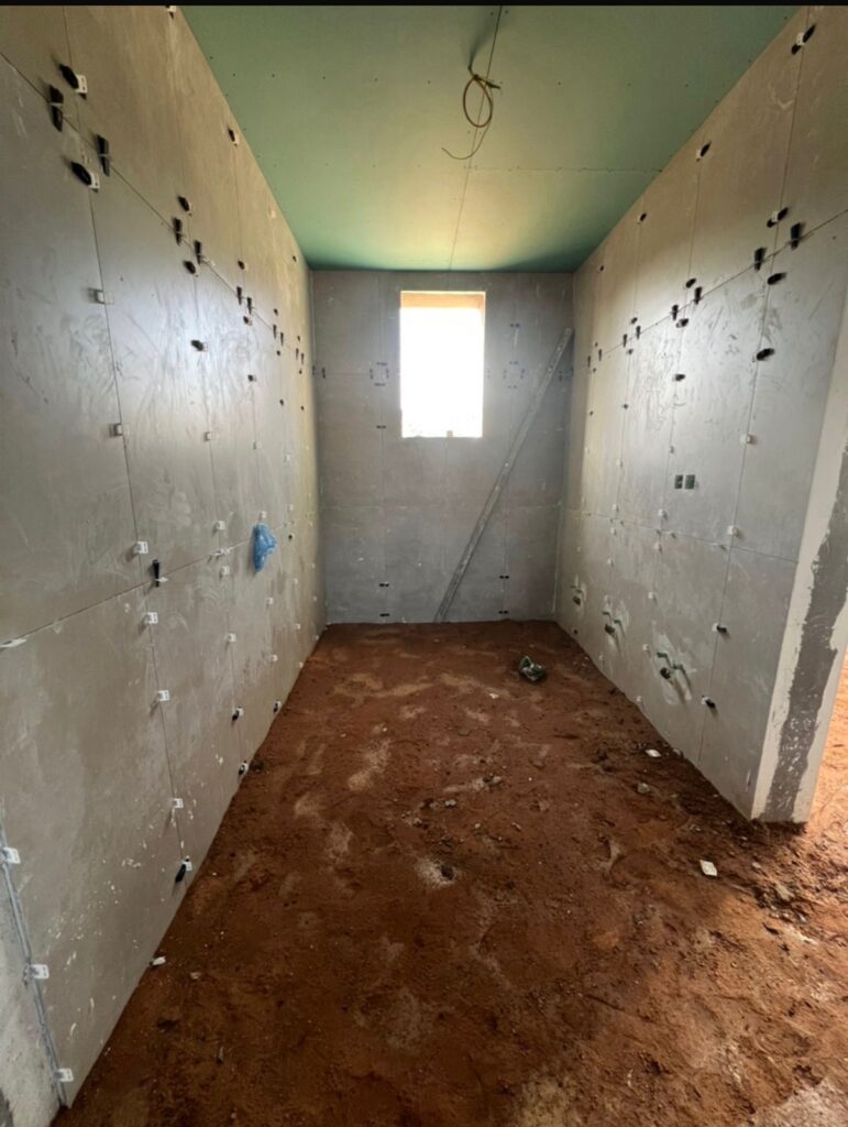 تنفيذ الجدران