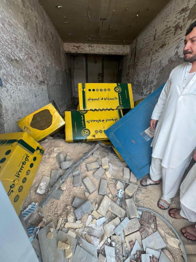 تشطيب مطعم عودة للحمص والفلافل بالرياض — تنفيذ كامل من العظم للمفتاح — بنان للديكور